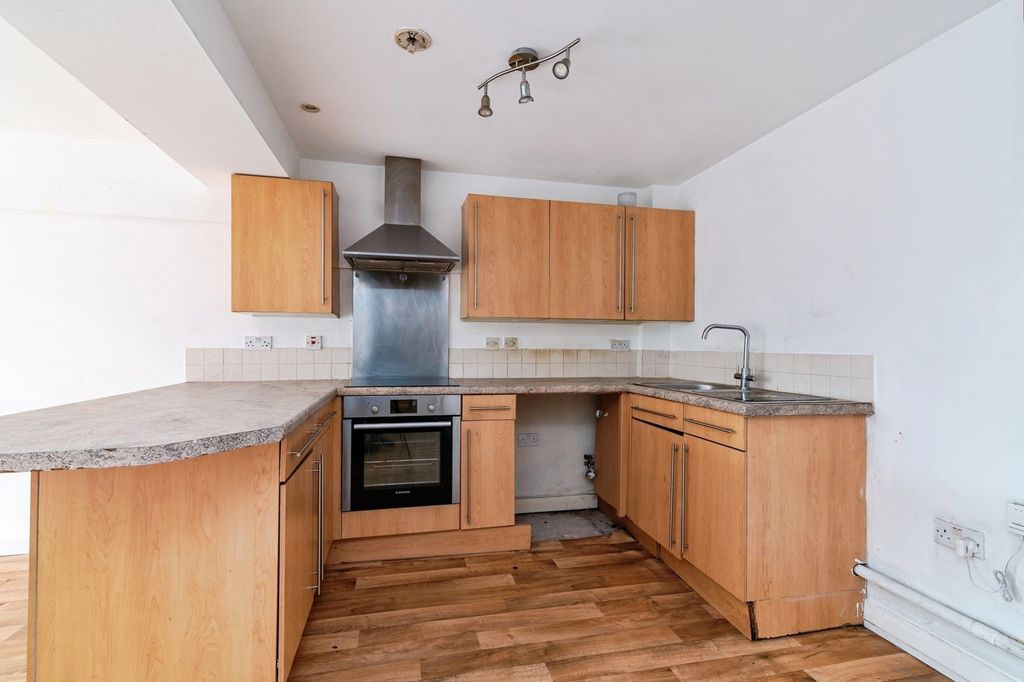 Property photo 2 of 15 Pbox-Img.Jpg