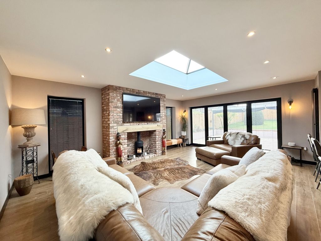 Property photo 3 of 31 Img_2464