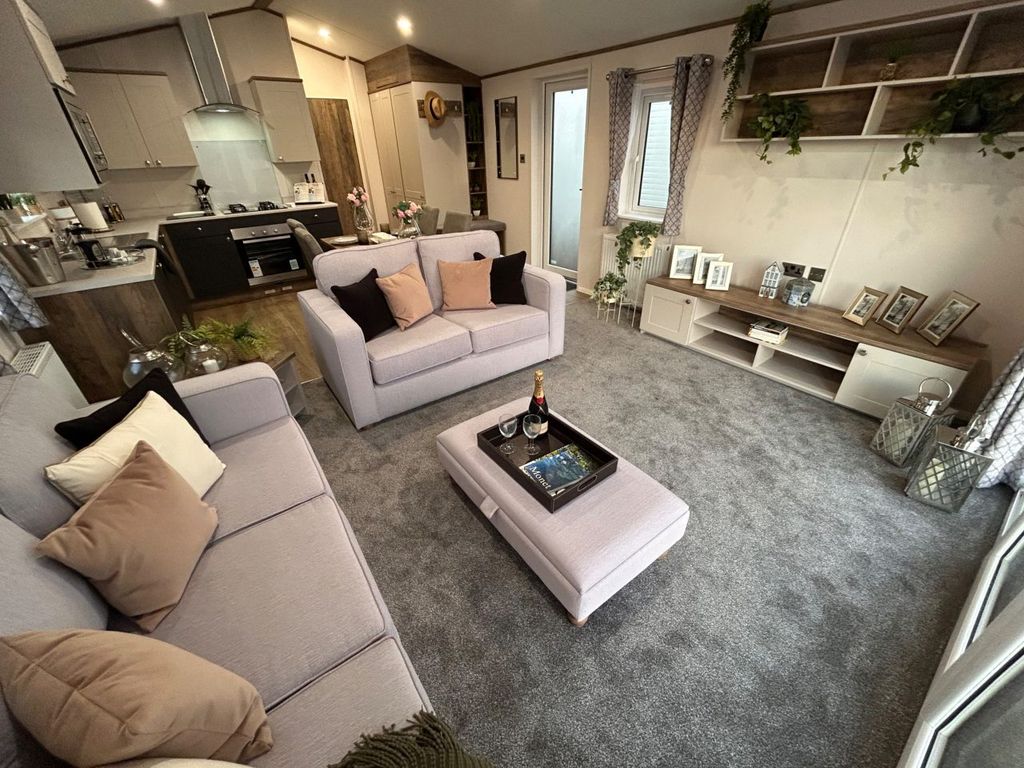 Property photo 1 of 7 - Willerby Malton Elite For Sale