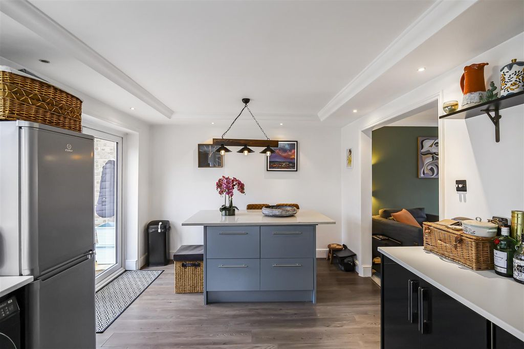 Property photo 3 of 18 19_71714.Jpg