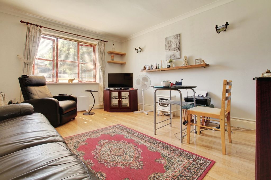 Property photo 2 of 10