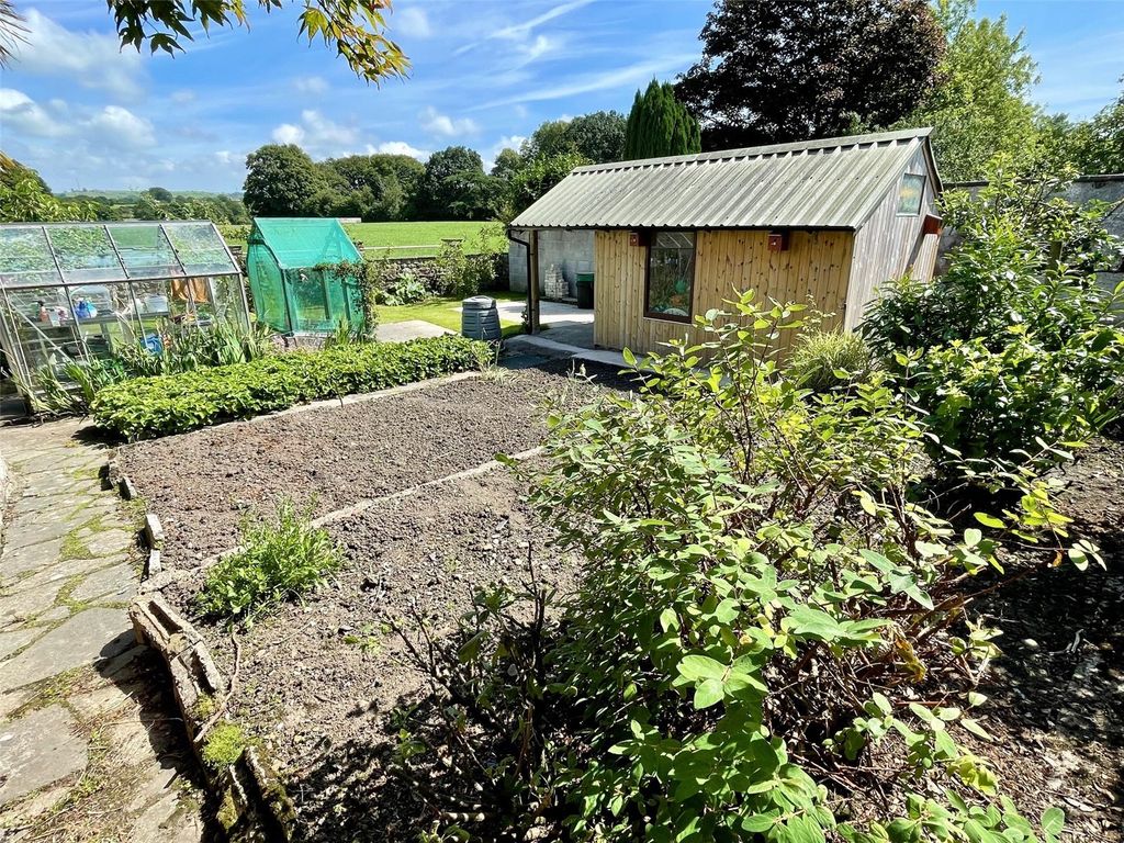 Property photo 2 of 23 Garden
