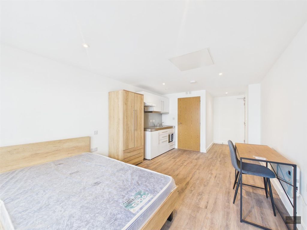 Property photo 3 of 8 Cam02887G0-Pr0683-Still004.Jpg
