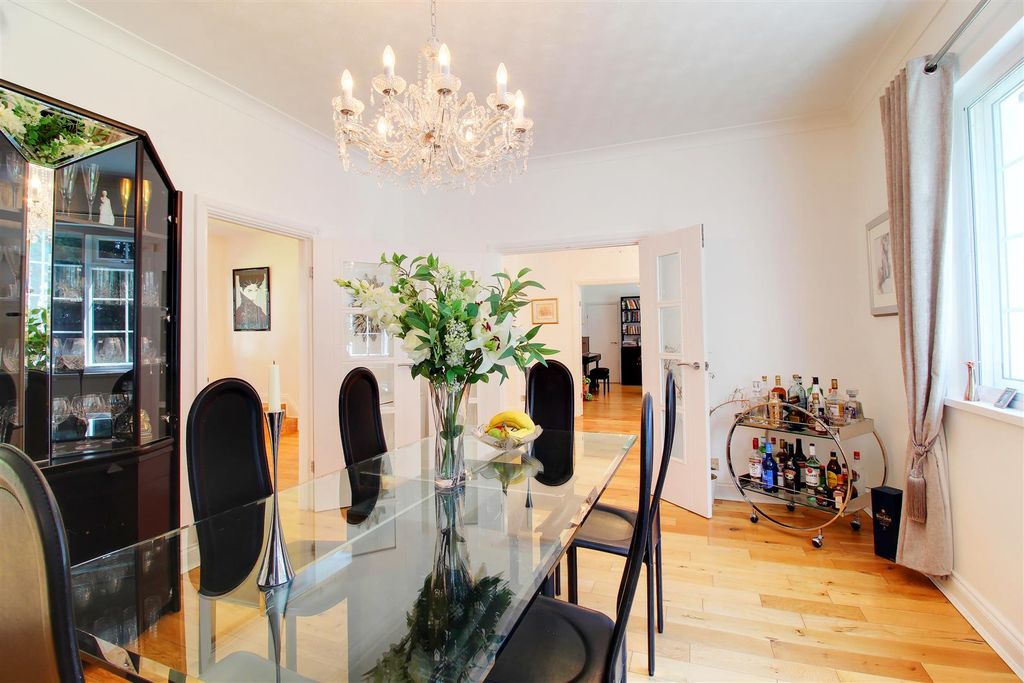Additional image 30 of 5 bed detached house for saleDixons Hill Close, North Mymms AL9