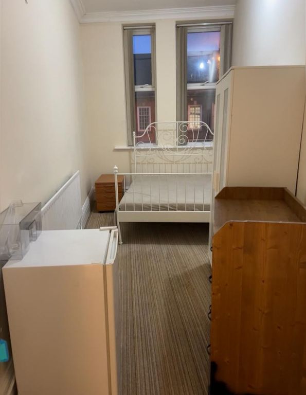 Property photo 1 of 2