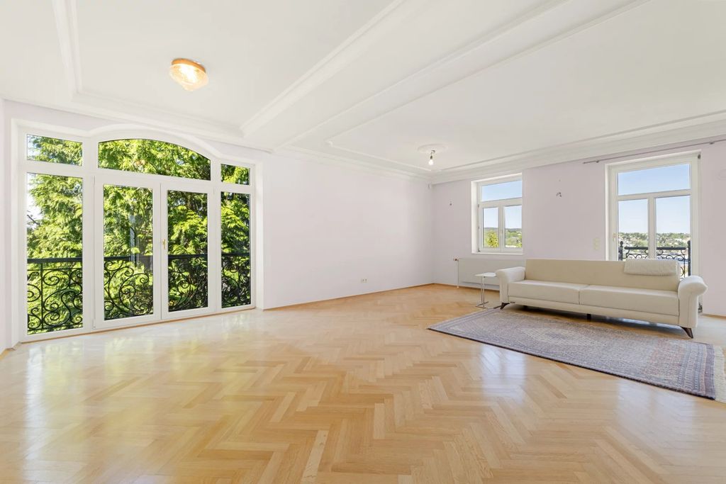 Property photo 3 of 41