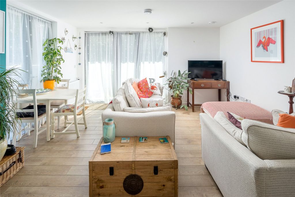 Property photo 3 of 25 Picture No. 70