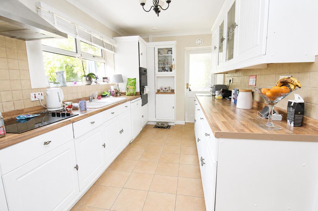 Property photo 2 of 15 Kitchen.Png