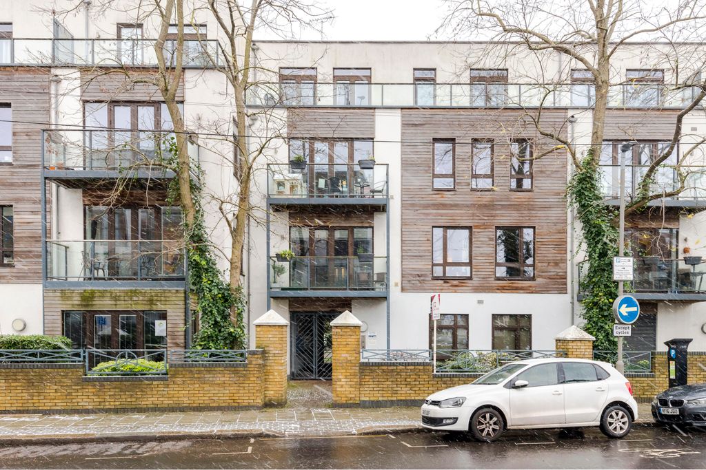 Property photo 2 of 14 Urban Spaces