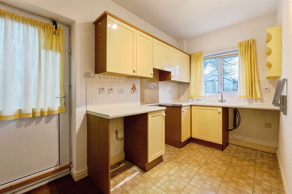 Property photo 3 of 14