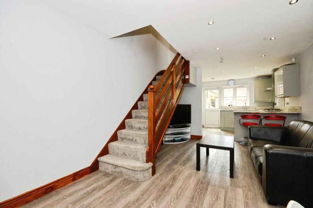 Property photo 3 of 13 Davidson Frost-Wellings, Dfw, Daintry Close, Harro