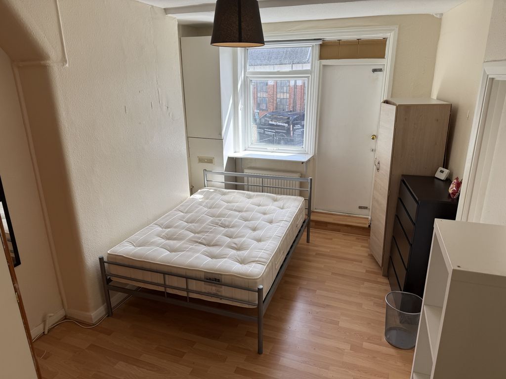 Property photo 3 of 9 Gallery