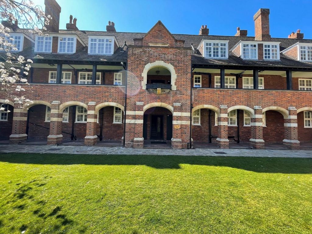 Property photo 1 of 2