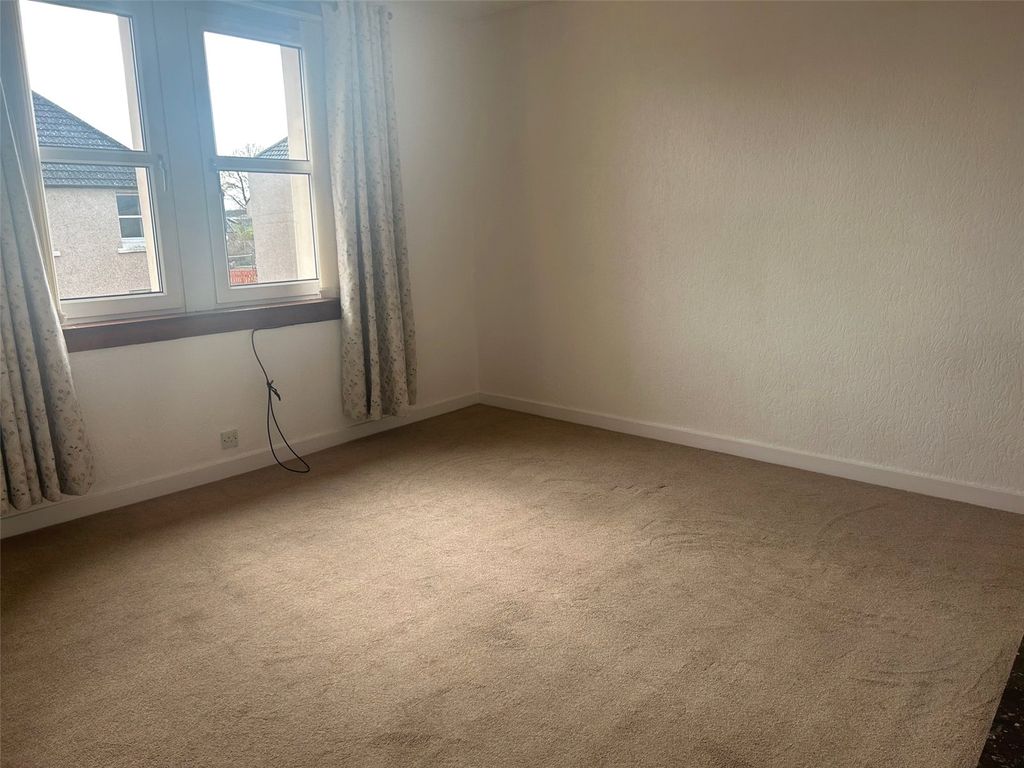 Property photo 2 of 8 Lounge