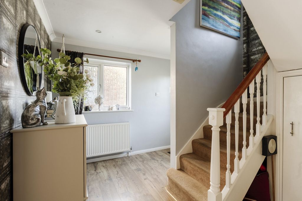 Property photo 3 of 20