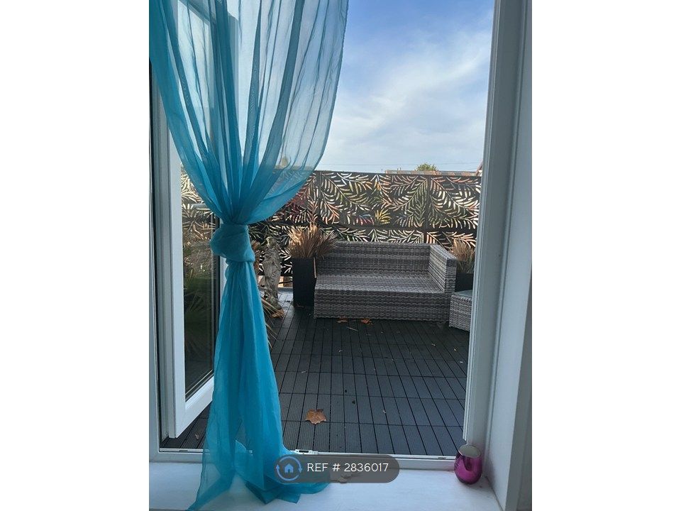 Property photo 1 of 7 Roof Garden