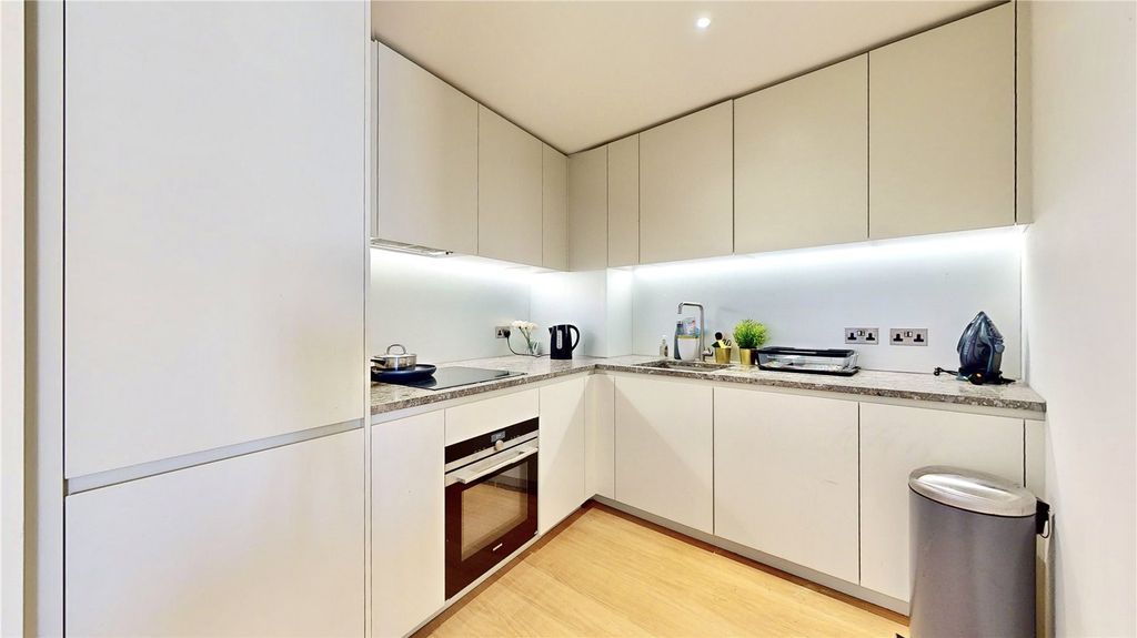 Property photo 2 of 29 Picture No. 22