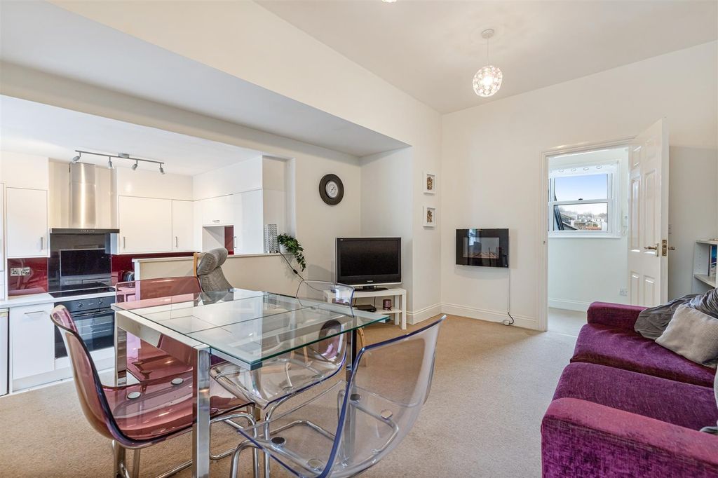 Property photo 2 of 13 A03 - Flat 6 Raleigh Apartment Raleigh Street Dart