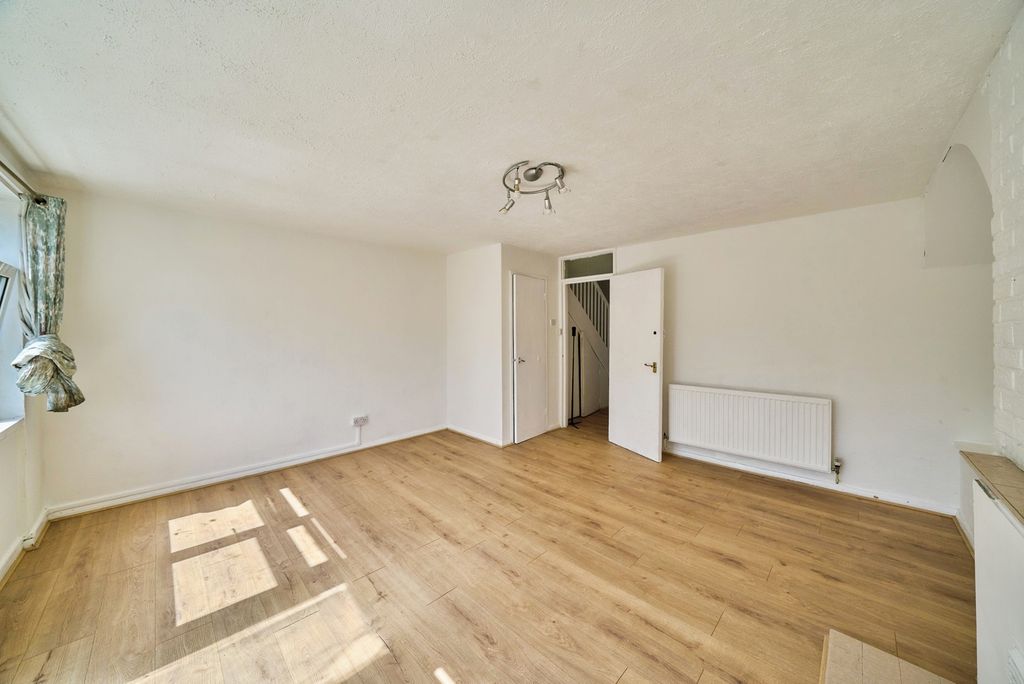 Property photo 2 of 21 Pbox-Img.Jpg