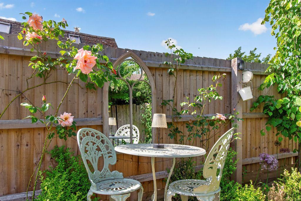 Property photo 3 of 34