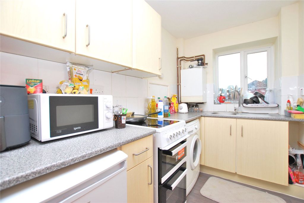 Property photo 2 of 6 Picture No. 11