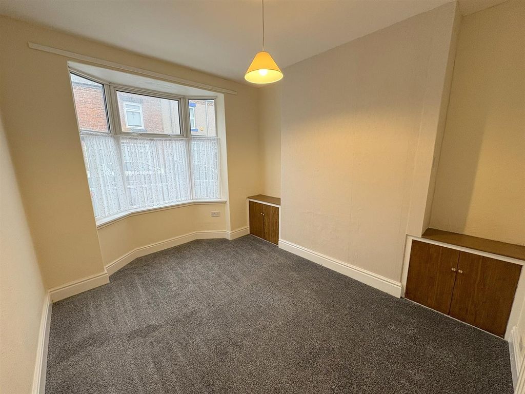 Property photo 2 of 10 Lounge