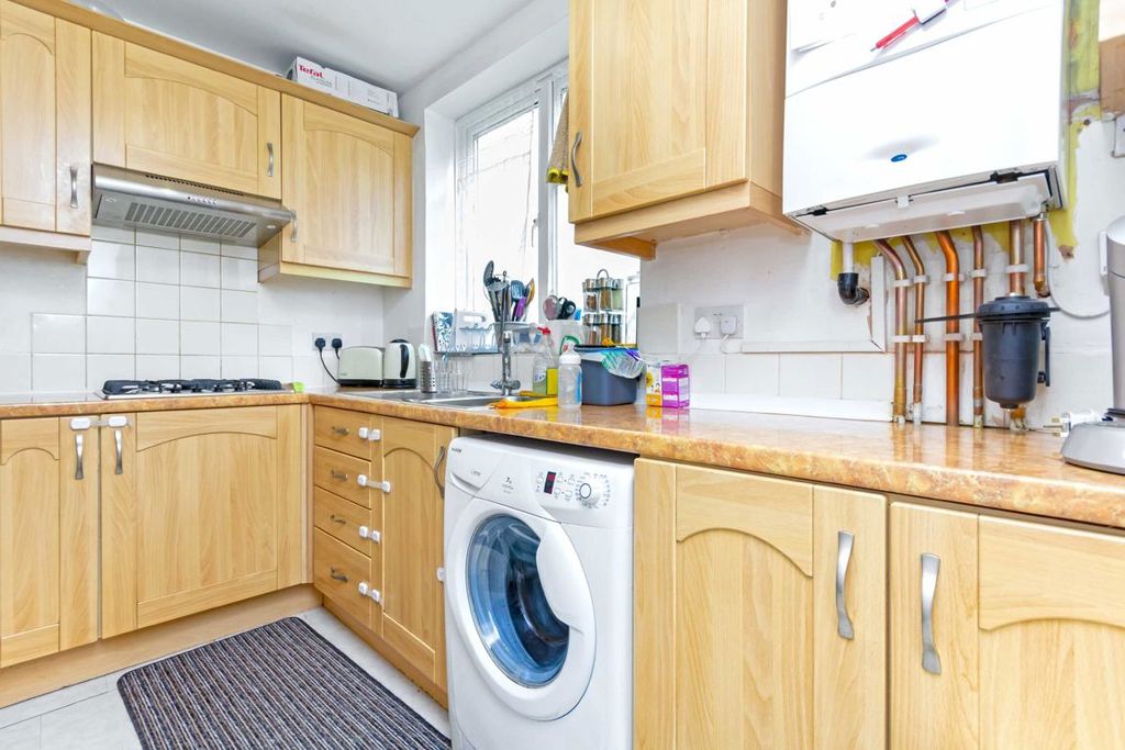 Property photo 3 of 6