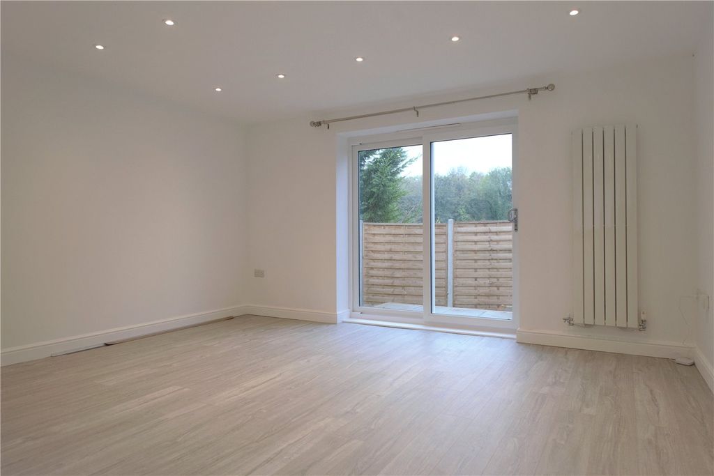 Property photo 2 of 7 Picture No. 03