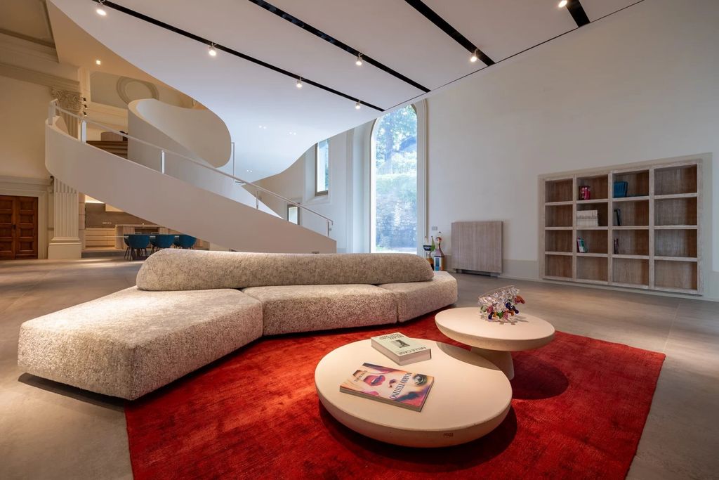 Property photo 1 of 30