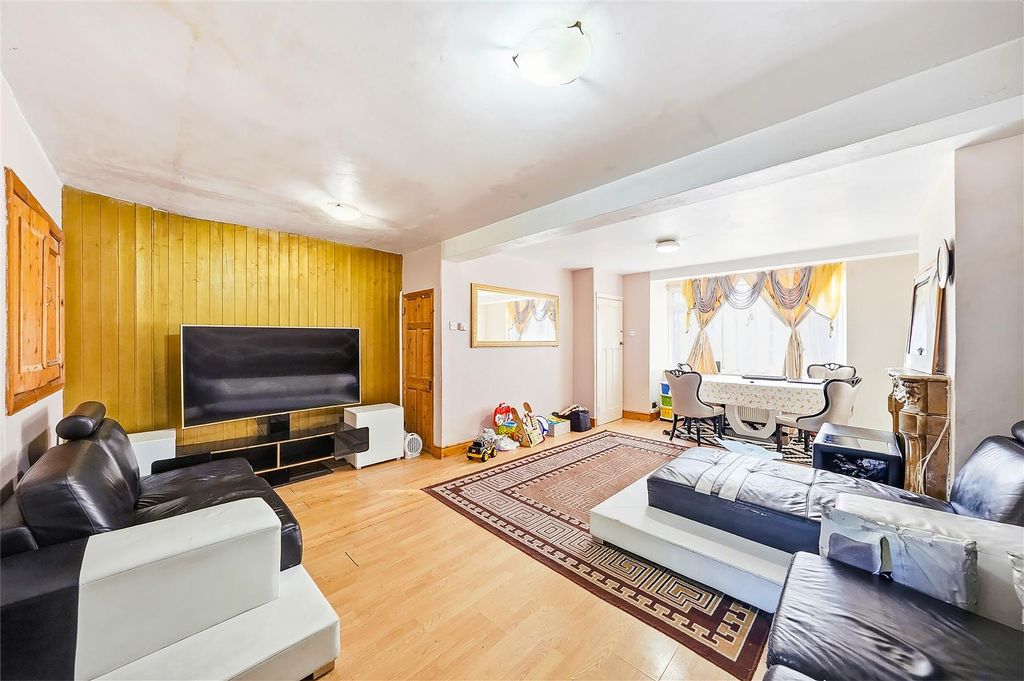 Property photo 2 of 13