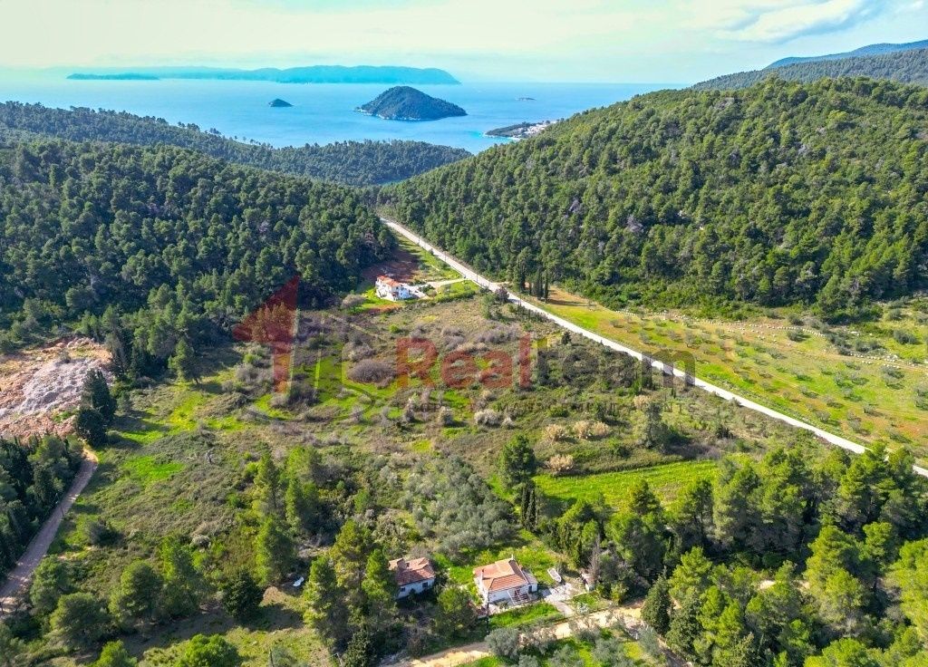 Property photo 1 of 25