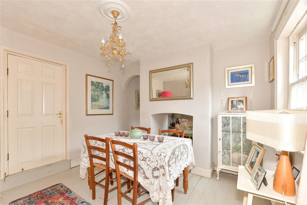 Property photo 3 of 11 Dining Area