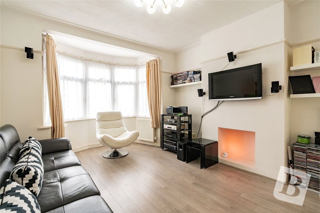 Property photo 3 of 14 Living Room