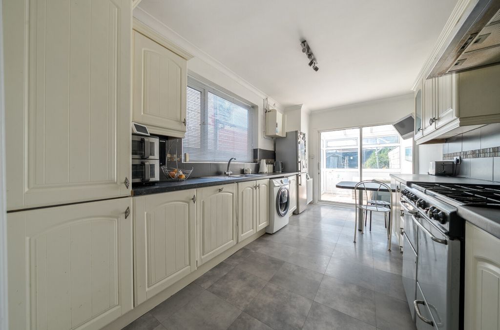 Property photo 3 of 12 1483523-6-6A3d255...