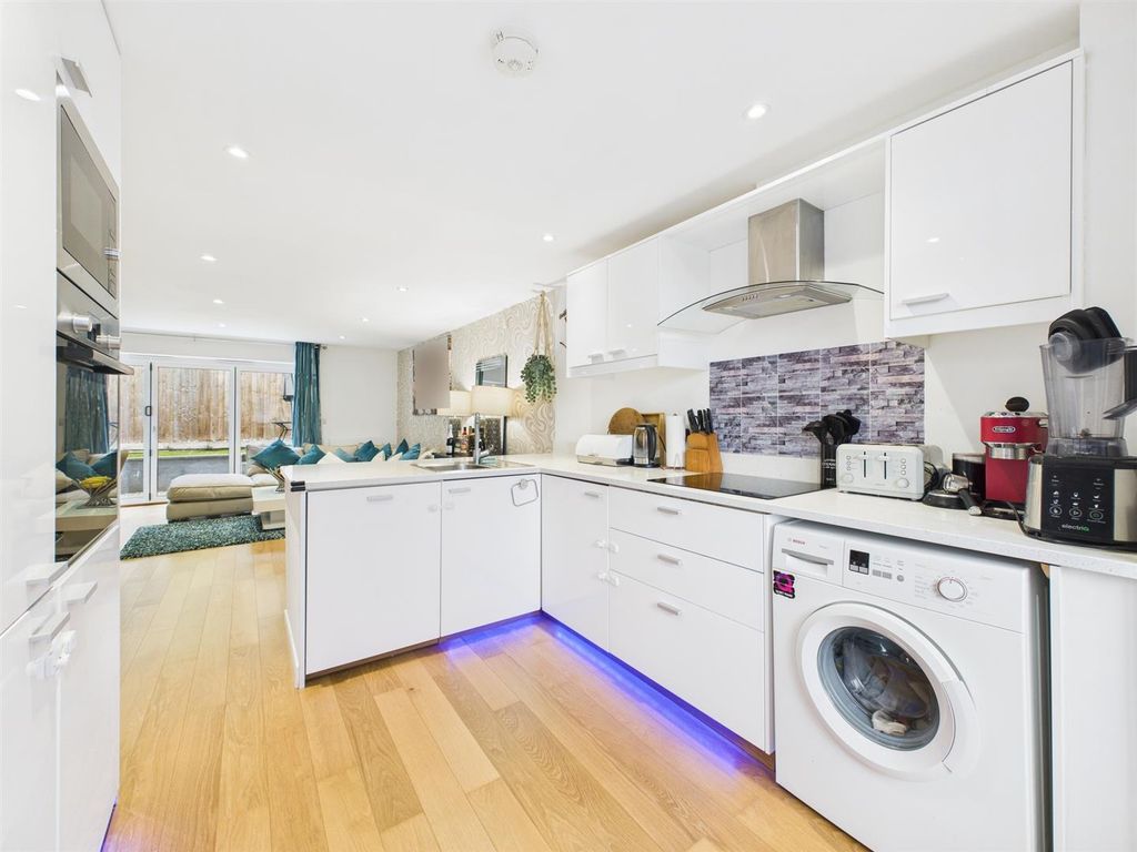 Property photo 3 of 20 Cam02885G0-Pr0496-Still001.Jpg