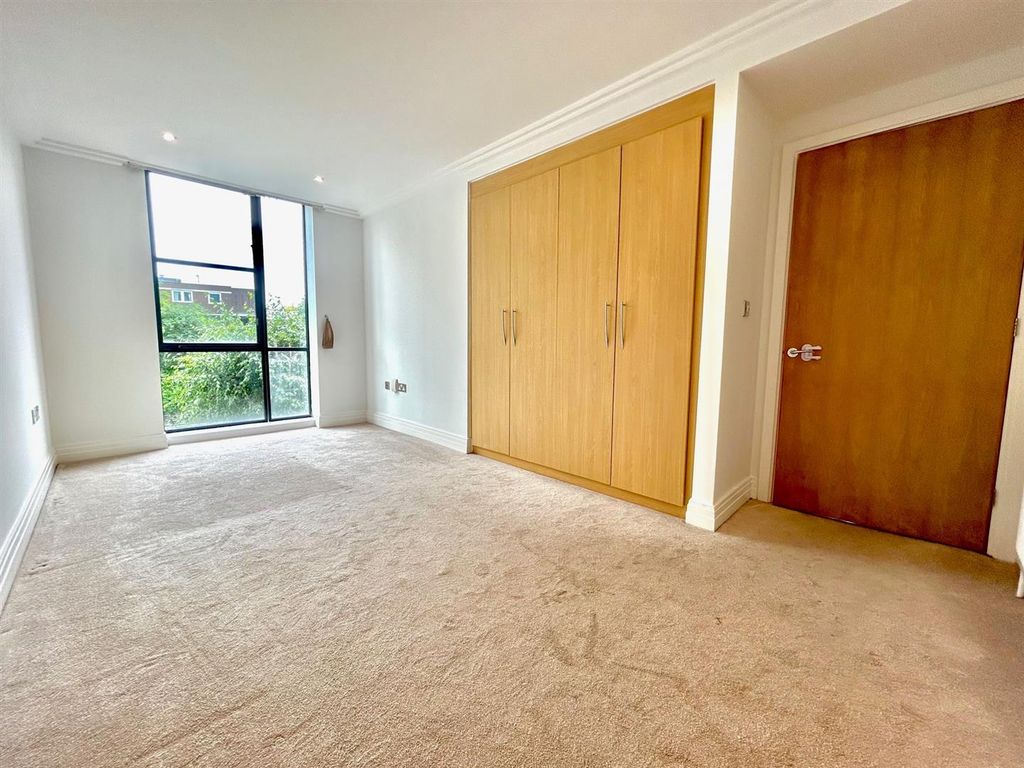 Property photo 3 of 11 8.Jpg
