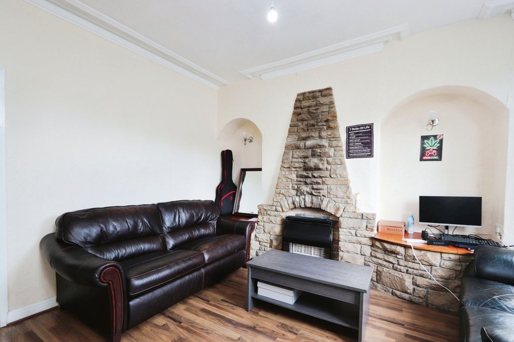 Property photo 2 of 7 Photography