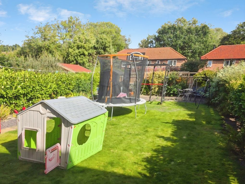 Property photo 2 of 16 Photo 29