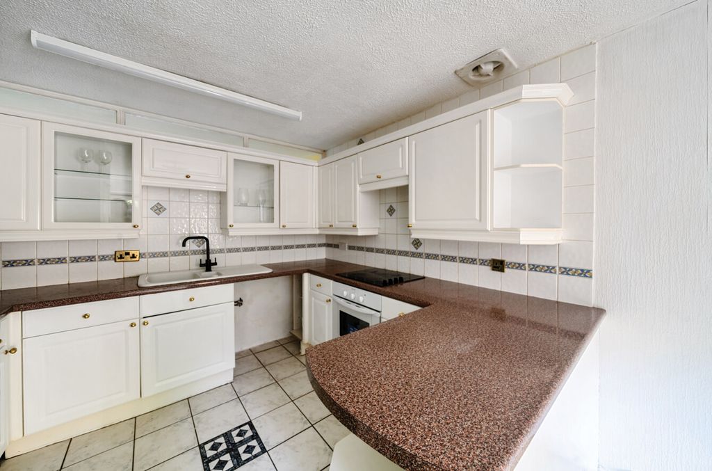 Property photo 3 of 12 1336868-20-6899B3...