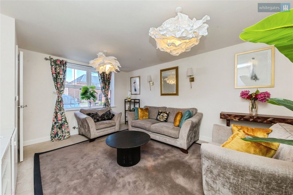 Property photo 3 of 15 Picture No. 12