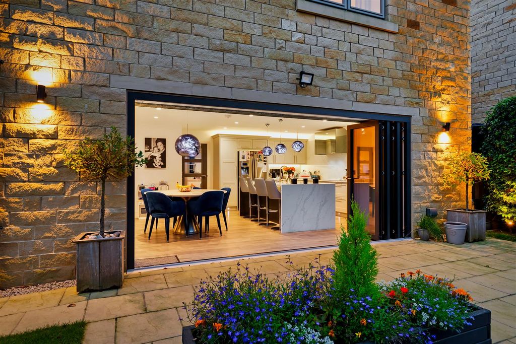 Property photo 3 of 59 The Moorlands (By Night)
