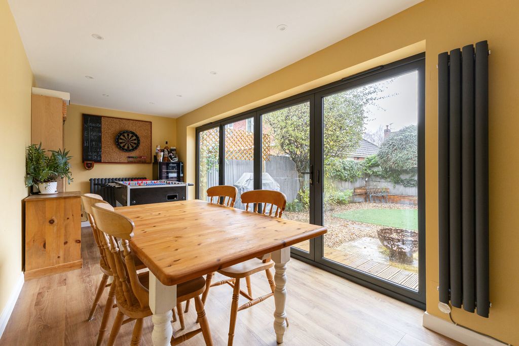 Property photo 3 of 9 3