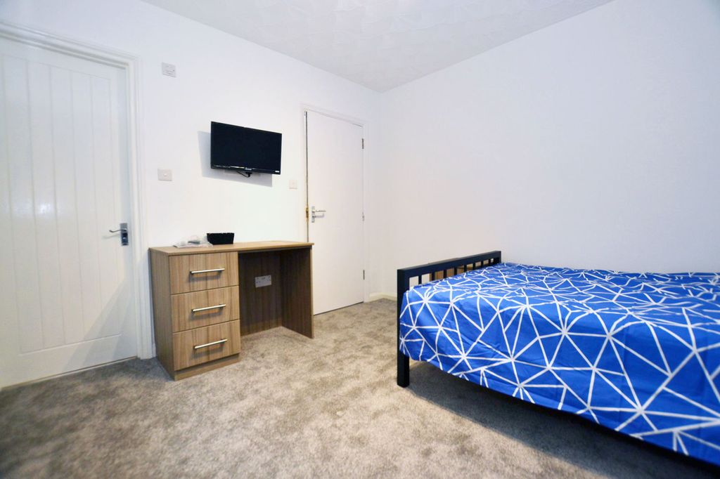 Property photo 1 of 4