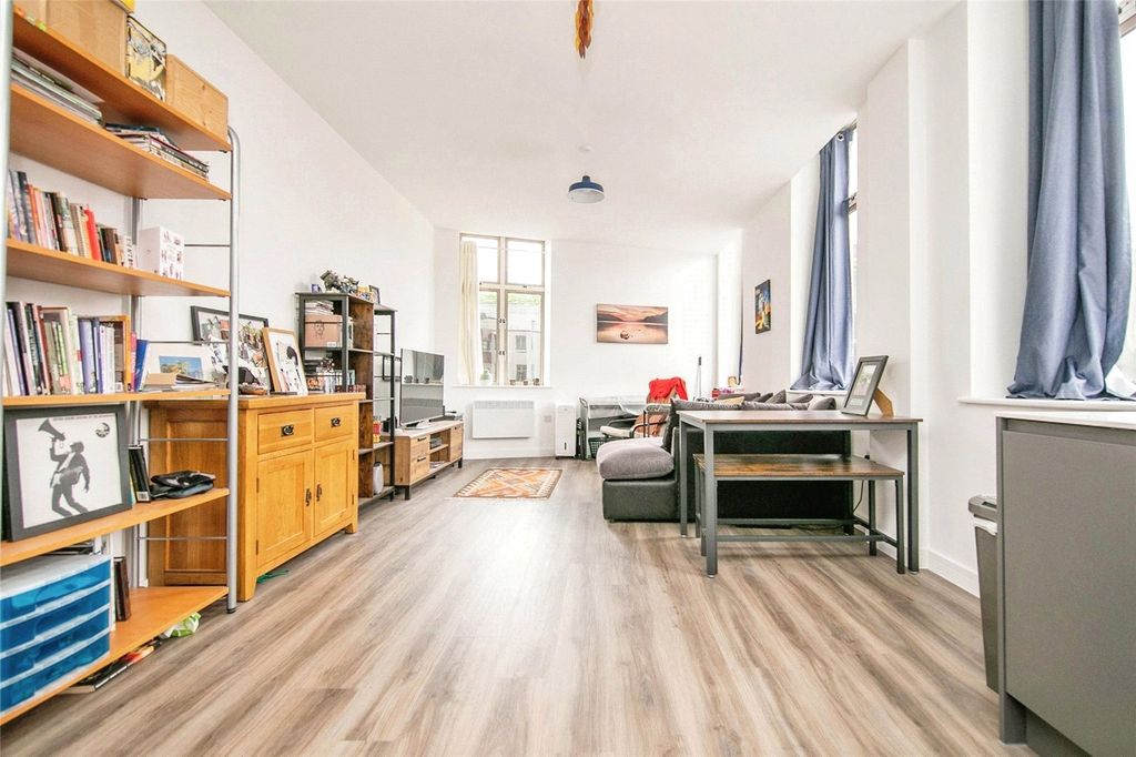 Property photo 2 of 12 Picture No. 06