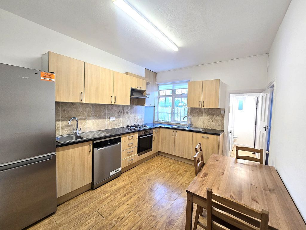 Property photo 3 of 14 Gallery