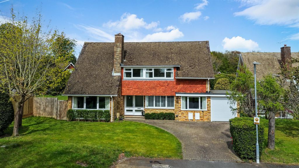 Property photo 1 of 27 2-Gullbrook-8.Jpg