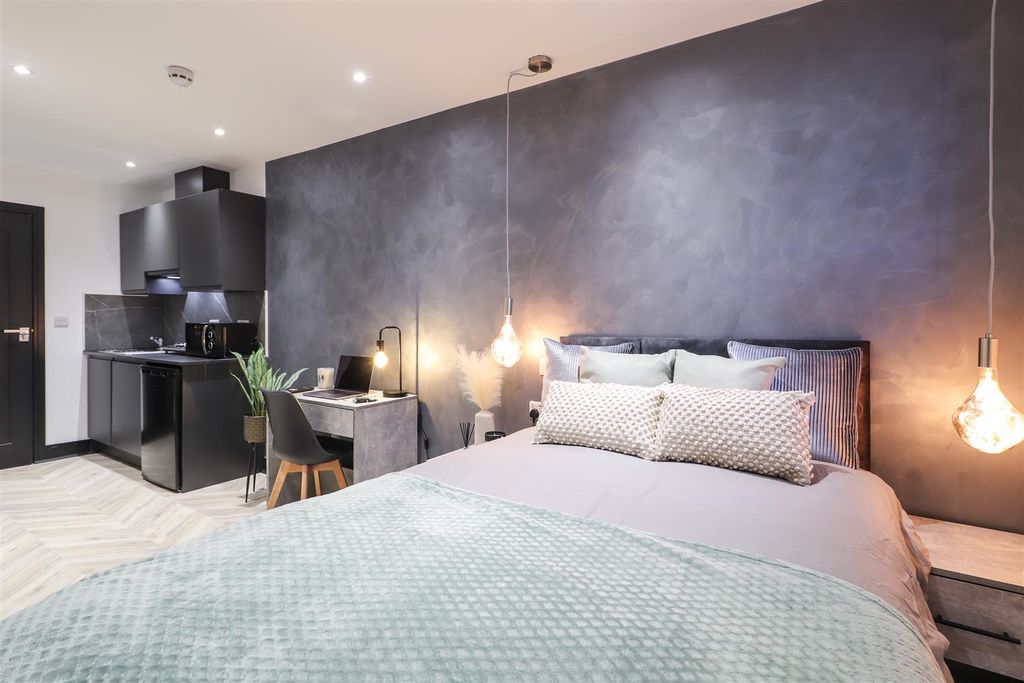 Property photo 2 of 10 Kingsway-28.Jpg