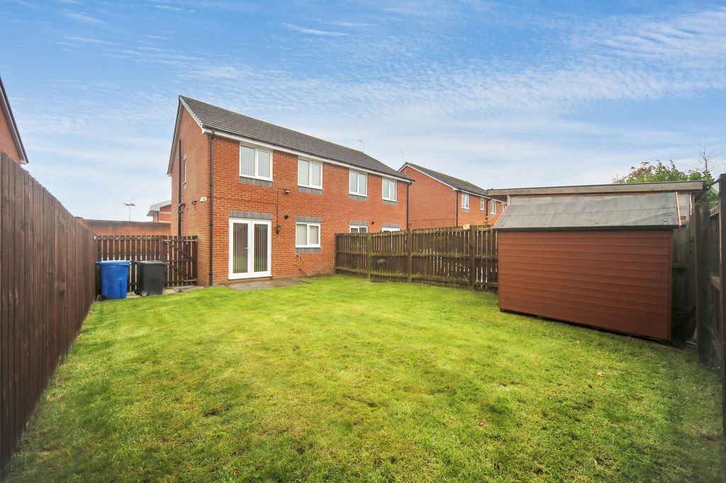 Property photo 2 of 23