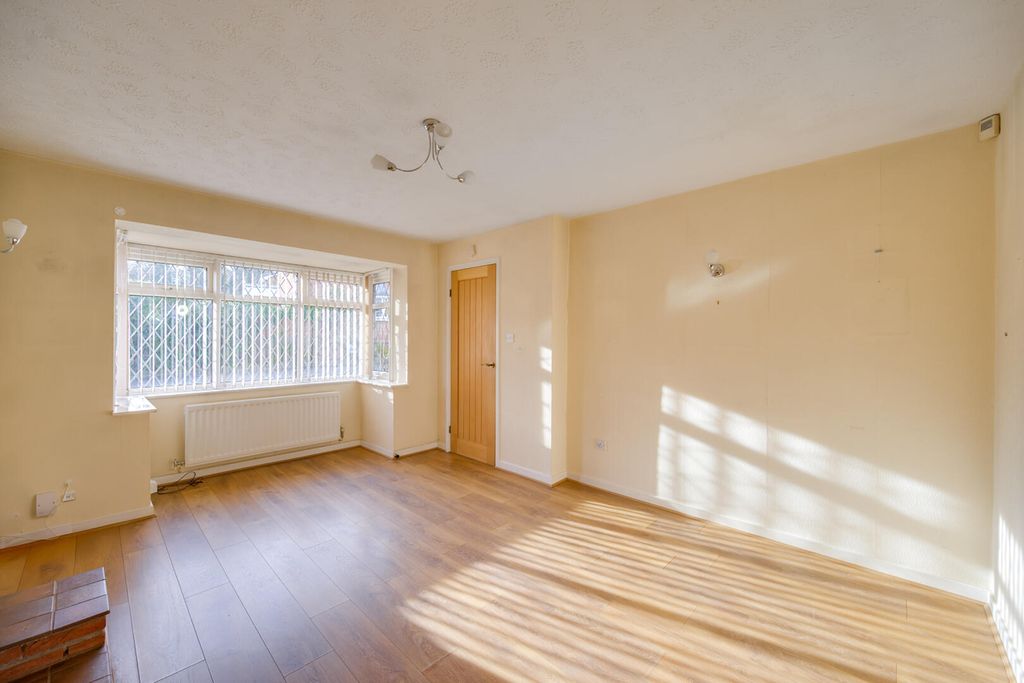 Property photo 2 of 28 Living Room