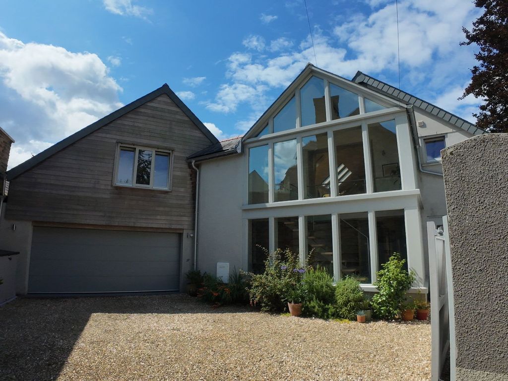 Property photo 1 of 25